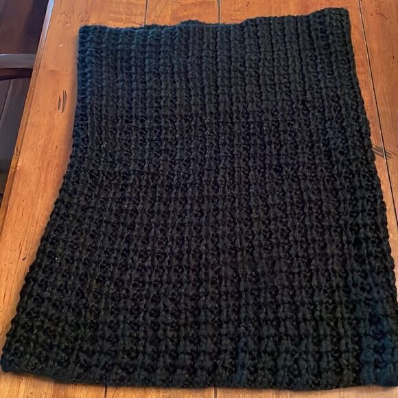 Gap Black Open Knit Short Infinity Scarf - Picture 3 of 5